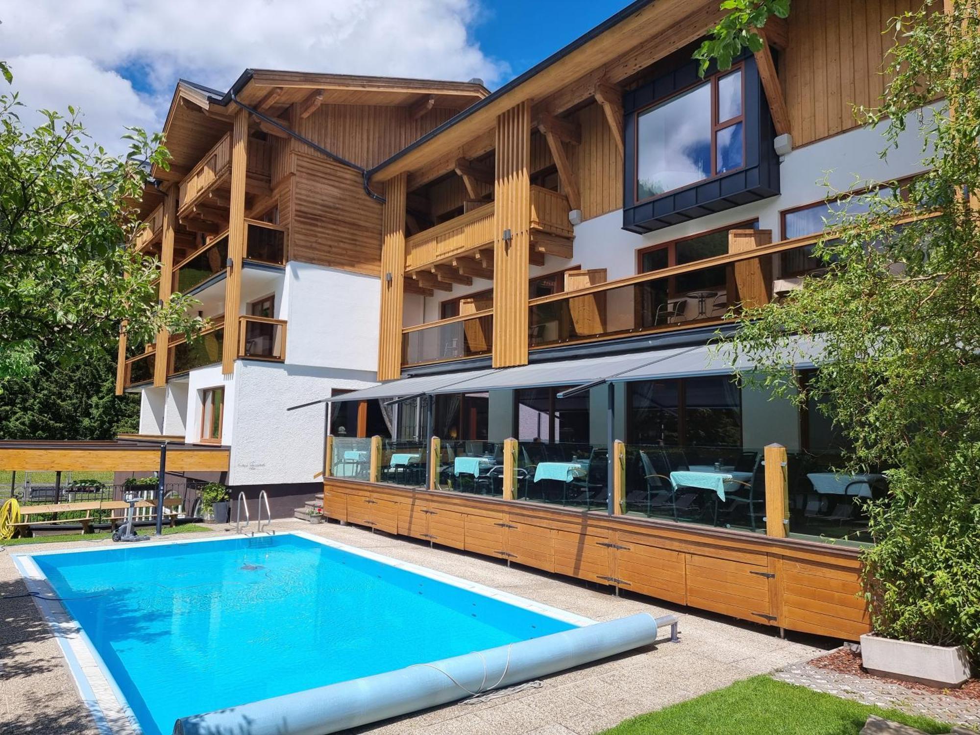 Hotel Alpina Rauris Exterior photo